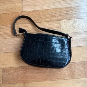 Elegant Black Crocodile-Embossed Women's Bag